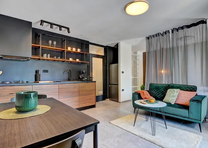 Centar Baba S פולה